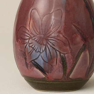 Close-up details of the ceramic handcrafted egg.