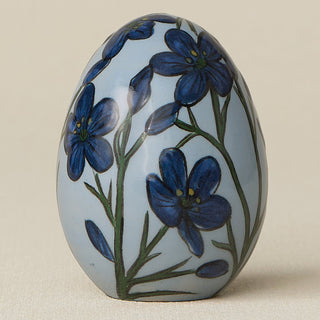 Close-up details of the ceramic handcrafted egg.