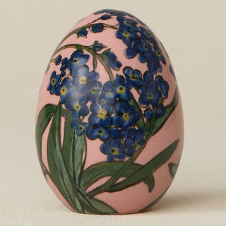 Close-up details of the ceramic handcrafted egg.