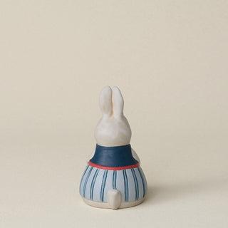 Back of the bunny with a delicate, hand-carved tail.