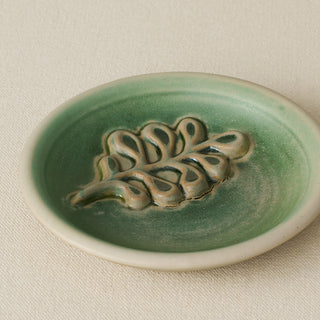 Close-up details of the one-of-a-kind jewelry dish.