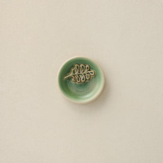 Close-up details of the one-of-a-kind jewelry dish.
