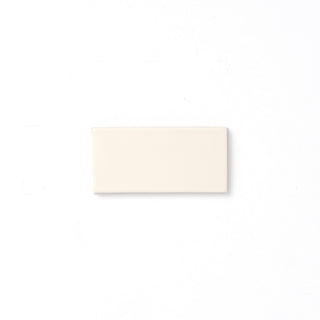 This perfect neutral is one that lives up to its name - offering a smooth matte surface texture, consistent color and an opaque break along tile edges and relief details. 